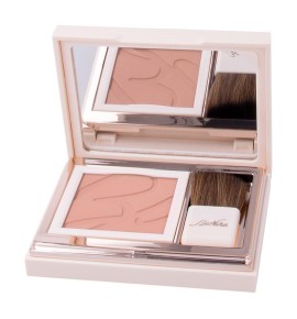 DEFENCE COLOR PRETTY FARD 302